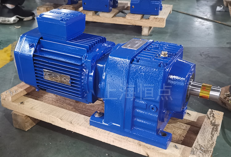 R47系列減速機配電機，藍色油漆實物照片