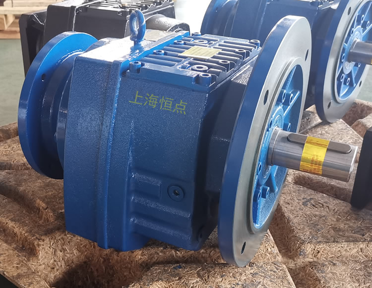 RF87減速機，輸入配法蘭B5端蓋，立式法蘭輸出，實物照片