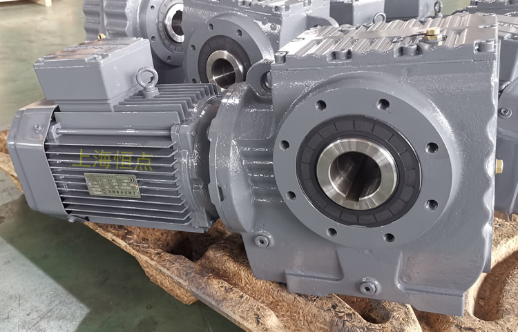 SA77系列減速機輸入配電機，輸出通孔，常用件實物圖