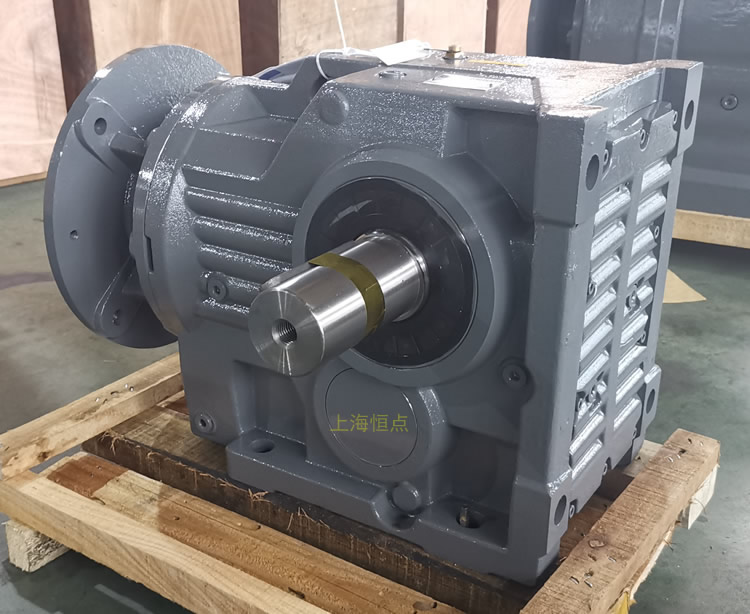 K97減速機，輸入配電機法蘭端蓋，右輸出單軸，實物圖如下